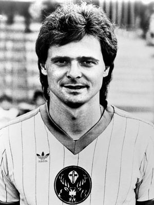 lutz-eigendorf-e9cdc7cc-26db-40e5-84de-c0a065f87f3-resize-750