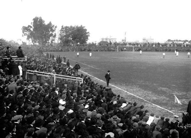 Parque Central encuentro entre los equipos de Nacional y Peñarol.